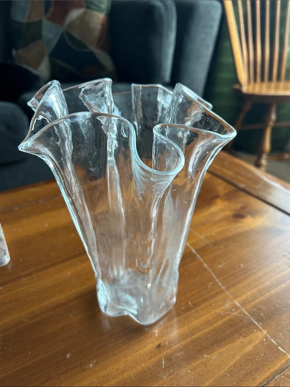 VINTAGE EVA MUURLA FINLAND RUFFLED 8” HANKERCHIEF GLASS BLOWN VASE